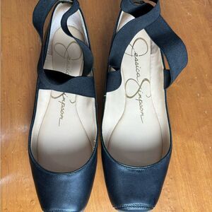Jessica Simpson 7.5 Black Flats Versatile Slip-On Ballerina style